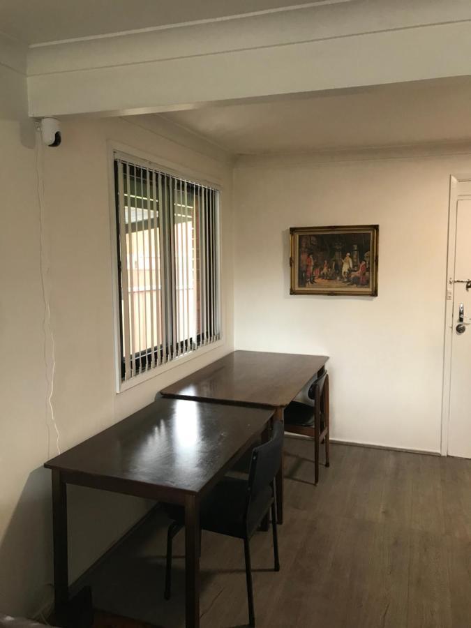 Doonside Fragrant Homes-68B Independent Aircon Room, With 65'Tv, Queen Size Beds, Rest Sofa, Built In Wardrobe מראה חיצוני תמונה