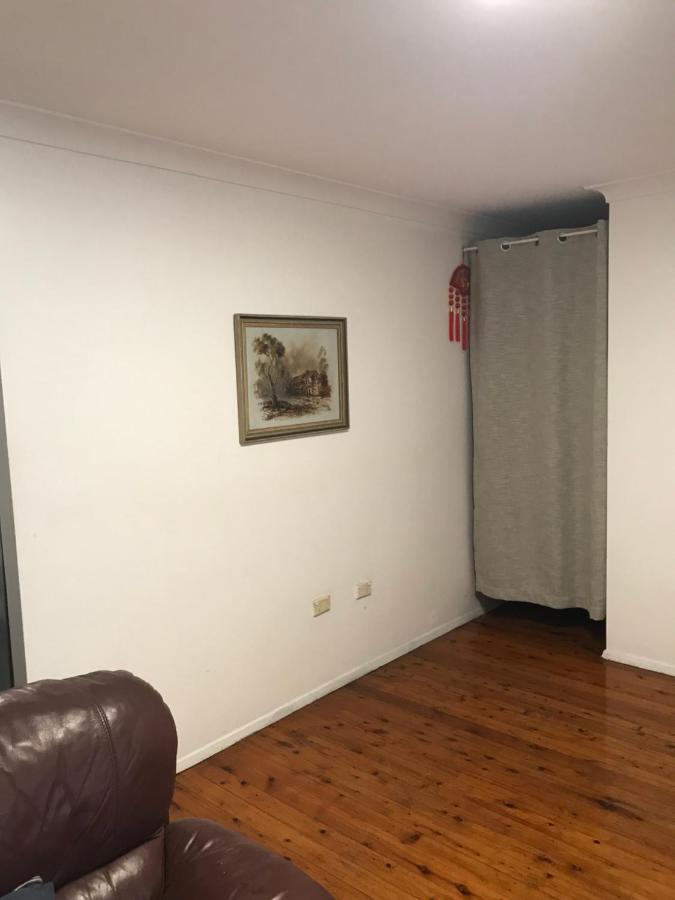 Doonside Fragrant Homes-68B Independent Aircon Room, With 65'Tv, Queen Size Beds, Rest Sofa, Built In Wardrobe מראה חיצוני תמונה